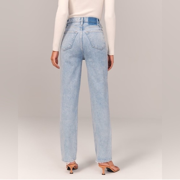 Like New Abercrombie & Fitch 90s straight ultra high rise jeans size 32 long - Picture 2 of 14